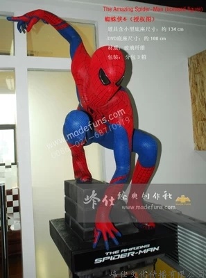蜘蛛侠立式雕塑