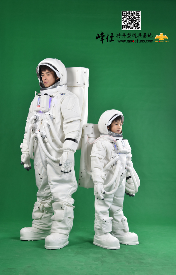 《星球奇境》NASA合作专供宇航服